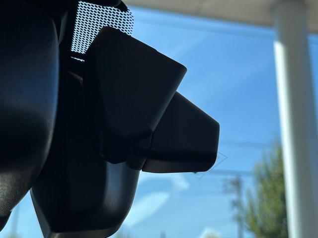 WRX S4 STIスポーツR EX 禁煙車 サンルーフ RECAROシート 純正11.6型ナビ フロント&サイド&バックカメラ ETC ドラレコ アクセスキー&プッシュスタート シートヒーター パワーシート 純正18インチアルミ(9枚目)