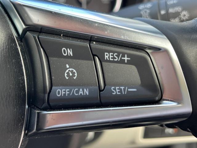 ロードスター Ｓレザーパッケージ　ホワイトセレクション　ＭＴ車　フルエアロ　バックカメラ　ＢＯＳＥサウンド　衝突被害軽減システム　禁煙車　レザーシート　コーナーセンサー　スマートキー　ＬＥＤヘッド　ビルトインＥＴＣ　クルコン　車線逸脱警報　オートライト（11枚目）