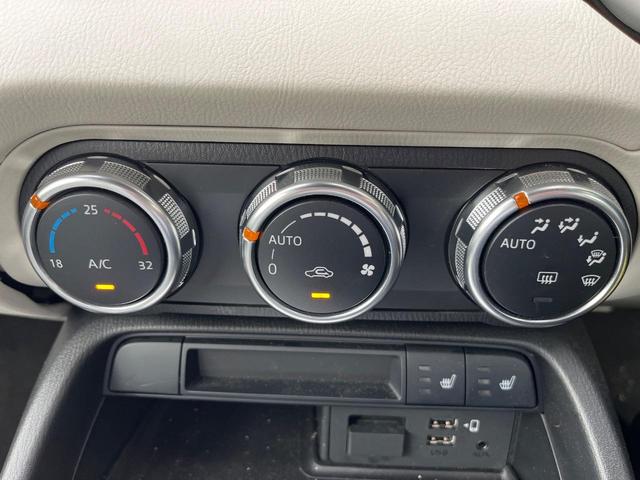 ロードスター Ｓレザーパッケージ　ホワイトセレクション　ＭＴ車　フルエアロ　バックカメラ　ＢＯＳＥサウンド　衝突被害軽減システム　禁煙車　レザーシート　コーナーセンサー　スマートキー　ＬＥＤヘッド　ビルトインＥＴＣ　クルコン　車線逸脱警報　オートライト（12枚目）