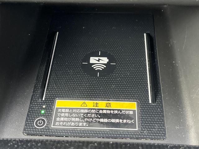 シビック ＥＸ　禁煙車　ＢＯＳＥ　ホンダセンシング　１０．２インチデジタルメーター　ホンダコネクトディスプレイ　バックカメラ　シートヒーター　ドラレコ　ＥＴＣ２．０　置くだけ充電　ハーフレザー　純正１８インチアルミ（8枚目）