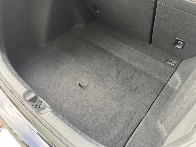 シビック ＥＸ　禁煙車　ＢＯＳＥ　ホンダセンシング　１０．２インチデジタルメーター　ホンダコネクトディスプレイ　バックカメラ　シートヒーター　ドラレコ　ＥＴＣ２．０　置くだけ充電　ハーフレザー　純正１８インチアルミ（14枚目）