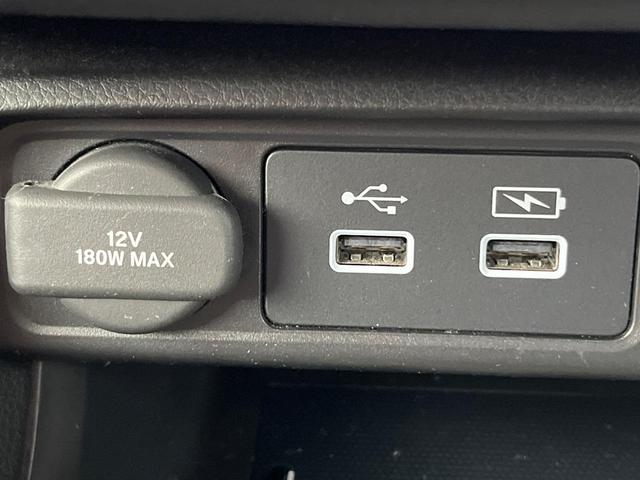 シビック ＥＸ　禁煙車　ＢＯＳＥ　ホンダセンシング　１０．２インチデジタルメーター　ホンダコネクトディスプレイ　バックカメラ　シートヒーター　ドラレコ　ＥＴＣ２．０　置くだけ充電　ハーフレザー　純正１８インチアルミ（50枚目）