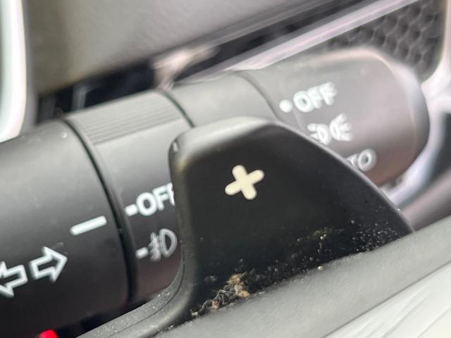 シビック ＥＸ　禁煙車　ＢＯＳＥ　ホンダセンシング　１０．２インチデジタルメーター　ホンダコネクトディスプレイ　バックカメラ　シートヒーター　ドラレコ　ＥＴＣ２．０　置くだけ充電　ハーフレザー　純正１８インチアルミ（56枚目）