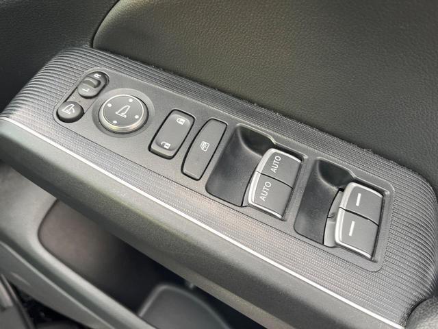 シビック ＥＸ　禁煙車　ＢＯＳＥ　ホンダセンシング　１０．２インチデジタルメーター　ホンダコネクトディスプレイ　バックカメラ　シートヒーター　ドラレコ　ＥＴＣ２．０　置くだけ充電　ハーフレザー　純正１８インチアルミ（59枚目）