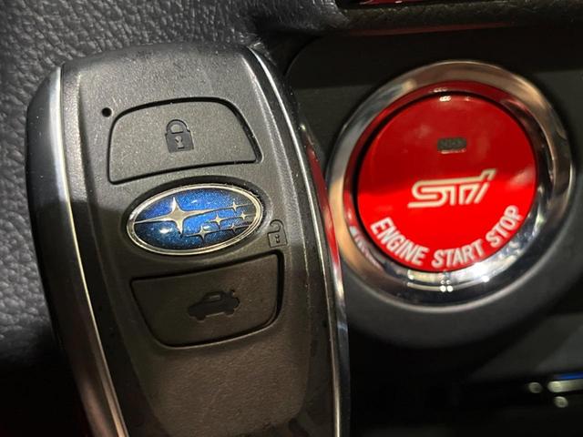 レヴォーグ ２．０ＳＴＩスポーツアイサイト　後期Ｅ型　ＳＴＩマフラー　ＳＴＩパフォーマンスＰＫＧ　セイフティプラス　バレンティテールランプ　純正８型ナビ　バックカメラ　ＥＴＣ　ドラレコ　純正１８インチアルミ　ＬＥＤヘッド　禁煙車（9枚目）