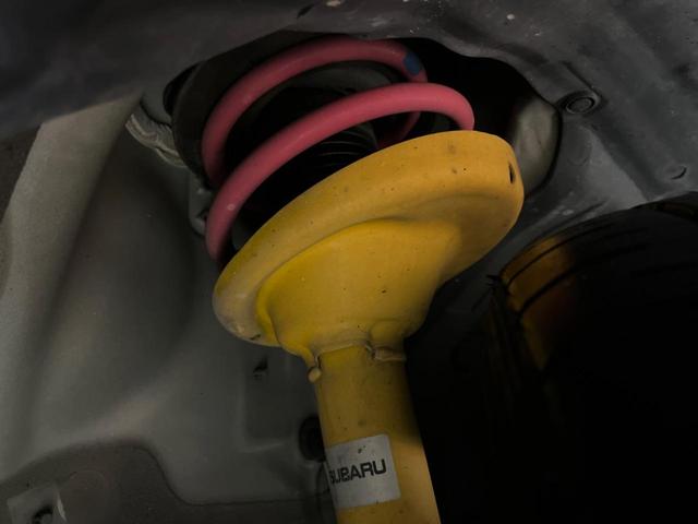 レヴォーグ ２．０ＳＴＩスポーツアイサイト　後期Ｅ型　ＳＴＩマフラー　ＳＴＩパフォーマンスＰＫＧ　セイフティプラス　バレンティテールランプ　純正８型ナビ　バックカメラ　ＥＴＣ　ドラレコ　純正１８インチアルミ　ＬＥＤヘッド　禁煙車（32枚目）