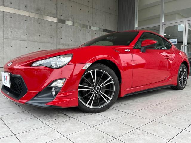 86 GT TRDエアロ 禁煙車 6速MT SDナビ バックカメラ スマートキー&プッシュスタート ETC デュアルオートエアコン 革巻きハンドル HIDヘッドライト 純正17インチアルミ(3枚目)