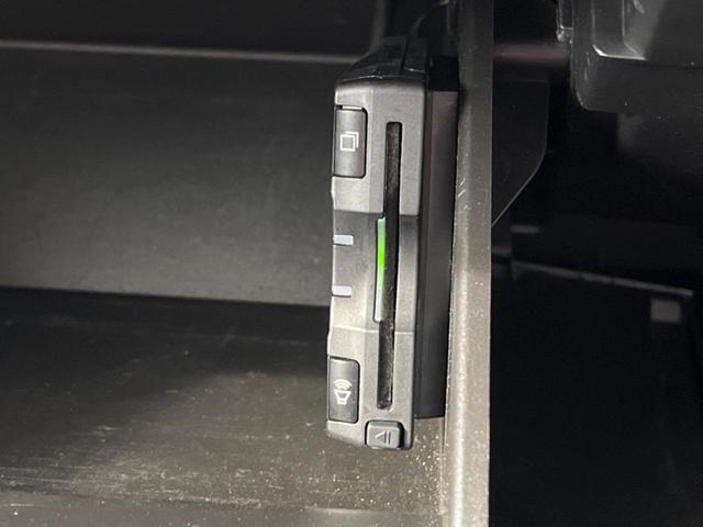 86 GT TRDエアロ 禁煙車 6速MT SDナビ バックカメラ スマートキー&プッシュスタート ETC デュアルオートエアコン 革巻きハンドル HIDヘッドライト 純正17インチアルミ(7枚目)