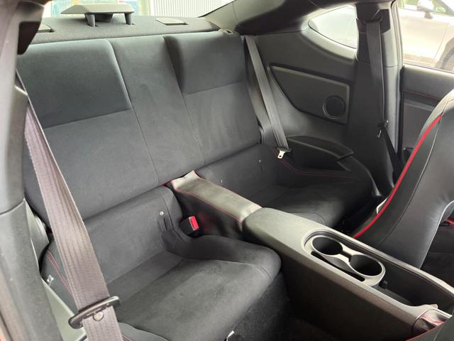 86 GT TRDエアロ 禁煙車 6速MT SDナビ バックカメラ スマートキー&プッシュスタート ETC デュアルオートエアコン 革巻きハンドル HIDヘッドライト 純正17インチアルミ(12枚目)