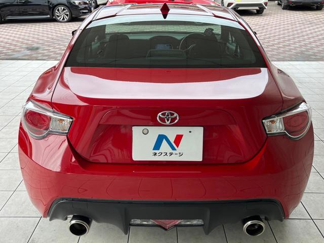 86 GT TRDエアロ 禁煙車 6速MT SDナビ バックカメラ スマートキー&プッシュスタート ETC デュアルオートエアコン 革巻きハンドル HIDヘッドライト 純正17インチアルミ(24枚目)