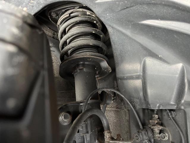 86 GT TRDエアロ 禁煙車 6速MT SDナビ バックカメラ スマートキー&プッシュスタート ETC デュアルオートエアコン 革巻きハンドル HIDヘッドライト 純正17インチアルミ(35枚目)