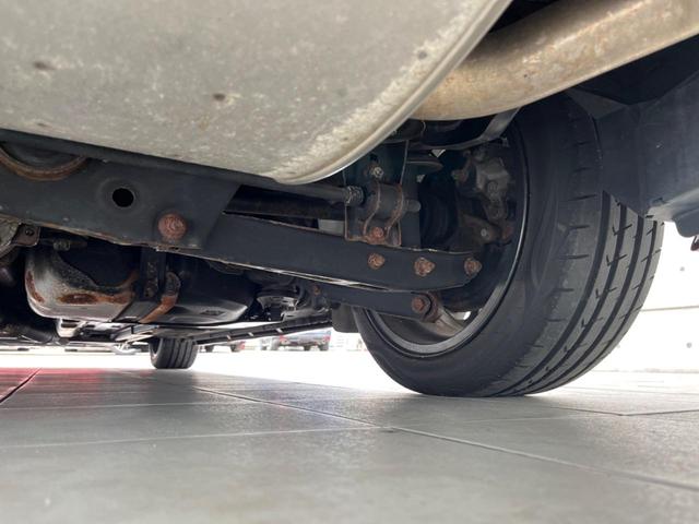 86 GT TRDエアロ 禁煙車 6速MT SDナビ バックカメラ スマートキー&プッシュスタート ETC デュアルオートエアコン 革巻きハンドル HIDヘッドライト 純正17インチアルミ(40枚目)