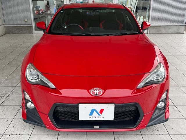 86 GT TRDエアロ 禁煙車 6速MT SDナビ バックカメラ スマートキー&プッシュスタート ETC デュアルオートエアコン 革巻きハンドル HIDヘッドライト 純正17インチアルミ(42枚目)