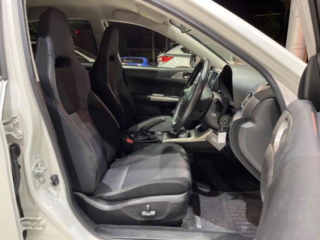 インプレッサ 2.0GT 禁煙車 5速MT 柿本改マフラー ディスプレイオーディオ バックカメラ 運転席パワーシート クルーズコントロール キーレスエントリー ETC 純正17インチアルミ HIDヘッドライト(11枚目)