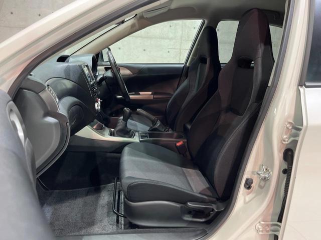 インプレッサ 2.0GT 禁煙車 5速MT 柿本改マフラー ディスプレイオーディオ バックカメラ 運転席パワーシート クルーズコントロール キーレスエントリー ETC 純正17インチアルミ HIDヘッドライト(40枚目)