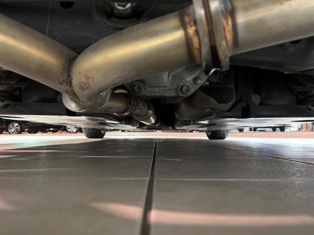 ＢＲＺ Ｓ　禁煙　ＲＥＣＡＲＯシート　ＲＡＹＳ製１７インチアルミ　６連ＭＴ　バックカメラ　ドライブレコーダー　ＥＴＣ　ＳＴＩタワーバー　純正革巻ステアリング　ＨＩＤヘッドライト　アクセスキー＆プッシュスタート（21枚目）