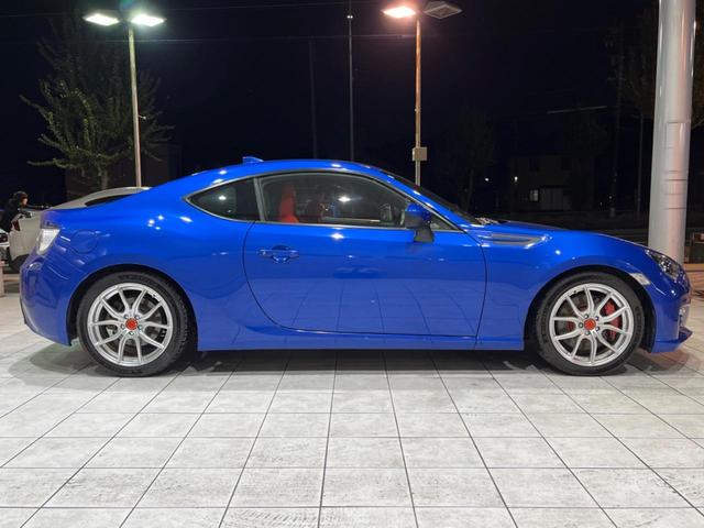 ＢＲＺ Ｓ　禁煙　ＲＥＣＡＲＯシート　ＲＡＹＳ製１７インチアルミ　６連ＭＴ　バックカメラ　ドライブレコーダー　ＥＴＣ　ＳＴＩタワーバー　純正革巻ステアリング　ＨＩＤヘッドライト　アクセスキー＆プッシュスタート（25枚目）