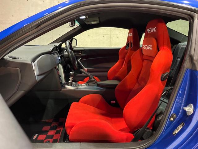 ＢＲＺ Ｓ　禁煙　ＲＥＣＡＲＯシート　ＲＡＹＳ製１７インチアルミ　６連ＭＴ　バックカメラ　ドライブレコーダー　ＥＴＣ　ＳＴＩタワーバー　純正革巻ステアリング　ＨＩＤヘッドライト　アクセスキー＆プッシュスタート（43枚目）