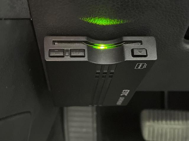 フォレスター X-ブレイク 後期D型 禁煙車 ルーフレール アドバンスドセーフティPKG イクリプスナビ バックカメラ シートヒーター ETC パドルシフト 純正革巻きステアリング 純正17インチアルミ LEDヘッドライト(8枚目)