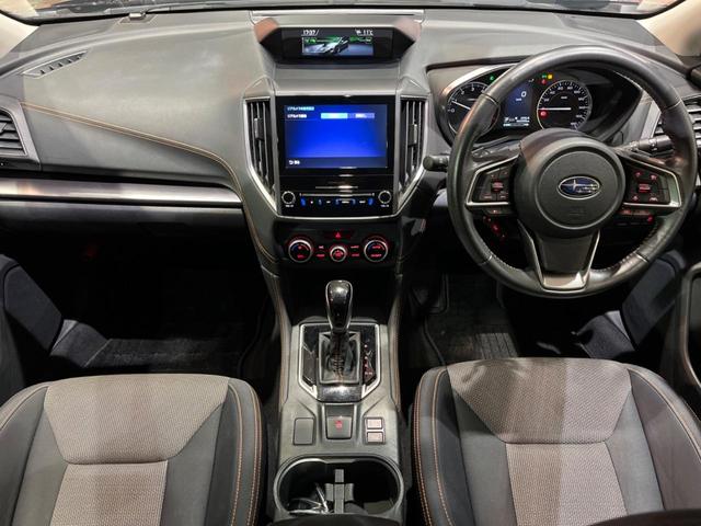 XV 2.0i-L アイサイト 禁煙車 純正8型SDナビ バックカメラ ETC ドラレコ スマートキー 純正革巻きステアリング 純正17インチアルミ LEDヘッドライト 衝突被害軽減システム アダプティブクルーズコントロール(2枚目)