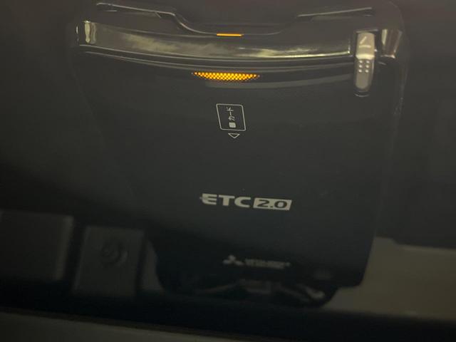 XV 2.0i-L アイサイト 禁煙車 純正8型SDナビ バックカメラ ETC ドラレコ スマートキー 純正革巻きステアリング 純正17インチアルミ LEDヘッドライト 衝突被害軽減システム アダプティブクルーズコントロール(5枚目)