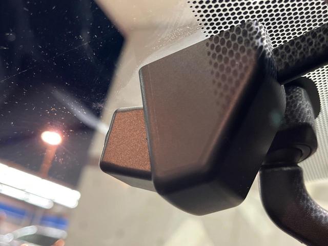 XV 2.0i-L アイサイト 禁煙車 純正8型SDナビ バックカメラ ETC ドラレコ スマートキー 純正革巻きステアリング 純正17インチアルミ LEDヘッドライト 衝突被害軽減システム アダプティブクルーズコントロール(6枚目)