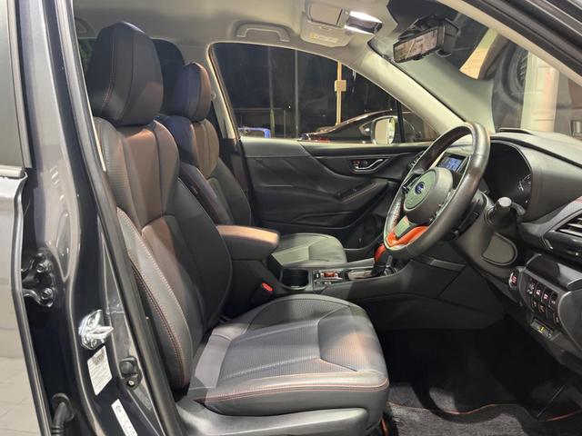 フォレスター X-ブレイク 後期F型 禁煙車 純正8型ナビ ルーフレール スマートリヤビュー バックカメラ シートヒーター ドラレコ ETC LEDライナー パワーシート シートメモリー 純正革巻きハンドル 純正17インチAW(14枚目)