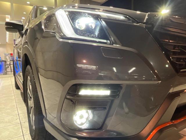 フォレスター X-ブレイク 後期F型 禁煙車 純正8型ナビ ルーフレール スマートリヤビュー バックカメラ シートヒーター ドラレコ ETC LEDライナー パワーシート シートメモリー 純正革巻きハンドル 純正17インチAW(18枚目)