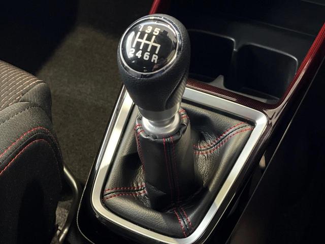 スイフトスポーツ ベースグレード 6速MT 禁煙車 全周囲カメラ スズキセーフティサポート 純正ナビ シートヒーター ドラレコ ETC LEDヘッドライト 純正17インチアルミ コーナーセンサー スマートキー 純正革巻きステアリング(3枚目)