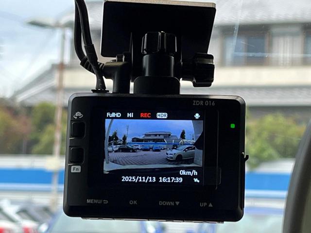 スイフトスポーツ ベースグレード 6速MT 禁煙車 全周囲カメラ スズキセーフティサポート 純正ナビ シートヒーター ドラレコ ETC LEDヘッドライト 純正17インチアルミ コーナーセンサー スマートキー 純正革巻きステアリング(10枚目)