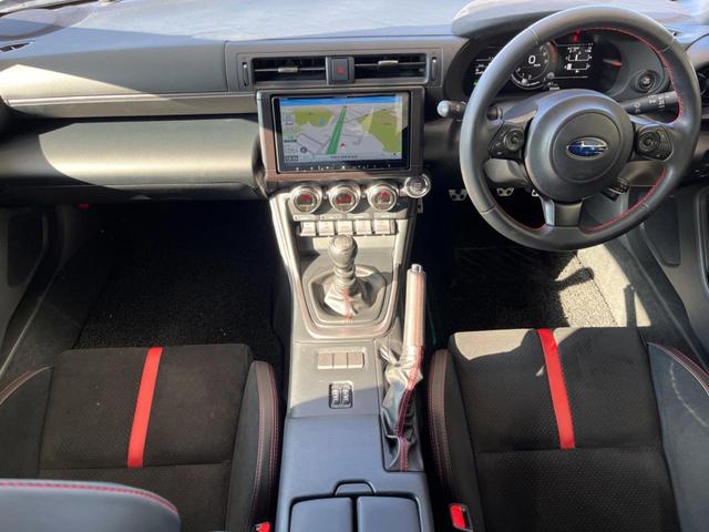 BRZ S 禁煙車 6速MT カロッツェリアナビ クルコン バックカメラ ドラレコ ETC シートヒーター デジタルインナーミラー スマートキー 純正革巻きステアリング 純正18インチアルミ LEDヘッドライト(2枚目)