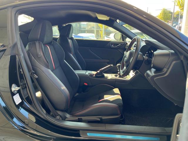BRZ S 禁煙車 6速MT カロッツェリアナビ クルコン バックカメラ ドラレコ ETC シートヒーター デジタルインナーミラー スマートキー 純正革巻きステアリング 純正18インチアルミ LEDヘッドライト(12枚目)