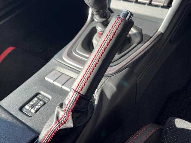 BRZ S 禁煙車 6速MT カロッツェリアナビ クルコン バックカメラ ドラレコ ETC シートヒーター デジタルインナーミラー スマートキー 純正革巻きステアリング 純正18インチアルミ LEDヘッドライト(50枚目)