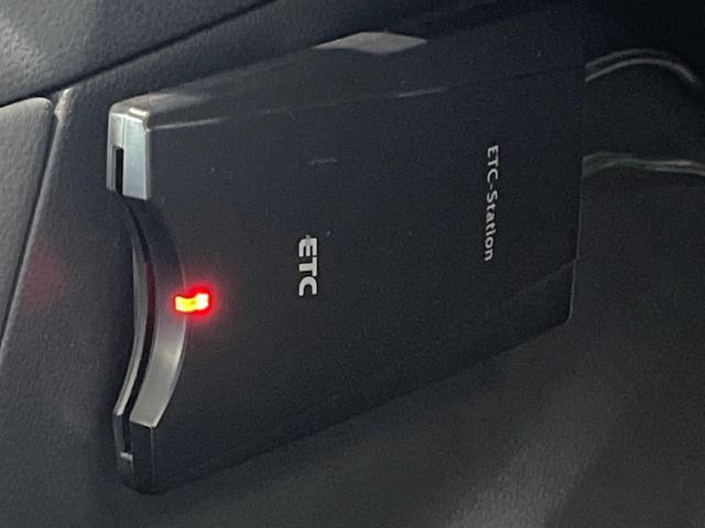 【ＥＴＣ】高速道路の料金所をストレスなく通過！話題のスポットやサービスエリアに多い「スマートＩＣ」利用時は必須のアイテムです。当店でセットアップを実施、ご納車当日からすぐにご利用いただけます！