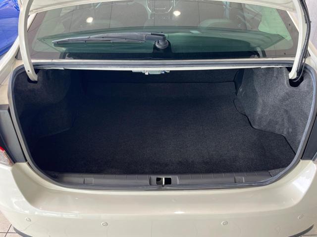 ラゲッジルームは、大容量のスペースを確保。普段のお買い物からレジャーまで、幅広く活躍してくれます！また、リアシートを倒すことでバリエーション豊かにお使いいただけます。