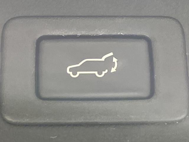 レガシィアウトバック リミテッド　Ｃ型　電動リアゲート　フリップダウンモニター　黒革　禁煙車　純正８型ナビ　バックカメラ　ＥＴＣ　純正１８インチアルミ　ステアリングヒーター　アダプティブクルーズコントロール　パワーシート（3枚目）