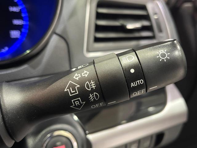 レガシィアウトバック リミテッド　Ｃ型　電動リアゲート　フリップダウンモニター　黒革　禁煙車　純正８型ナビ　バックカメラ　ＥＴＣ　純正１８インチアルミ　ステアリングヒーター　アダプティブクルーズコントロール　パワーシート（24枚目）