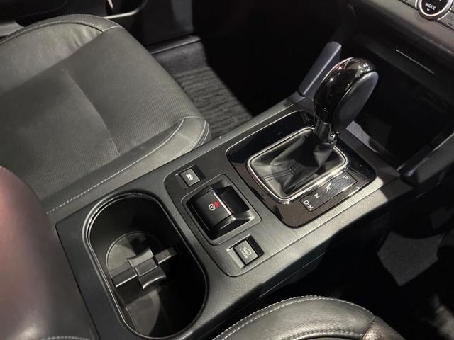 レガシィアウトバック リミテッド　Ｃ型　電動リアゲート　フリップダウンモニター　黒革　禁煙車　純正８型ナビ　バックカメラ　ＥＴＣ　純正１８インチアルミ　ステアリングヒーター　アダプティブクルーズコントロール　パワーシート（35枚目）