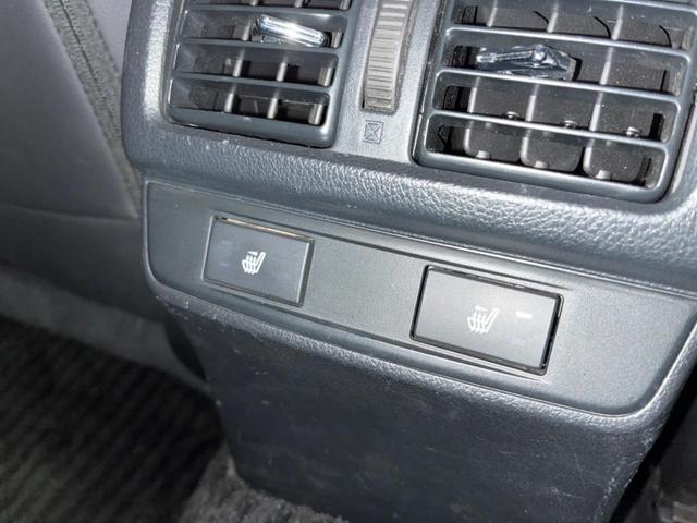 レガシィアウトバック リミテッド　Ｃ型　電動リアゲート　フリップダウンモニター　黒革　禁煙車　純正８型ナビ　バックカメラ　ＥＴＣ　純正１８インチアルミ　ステアリングヒーター　アダプティブクルーズコントロール　パワーシート（60枚目）