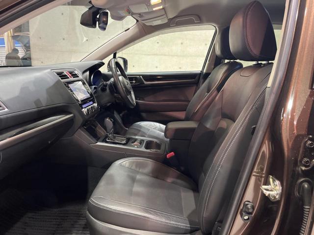 レガシィアウトバック リミテッド　Ｃ型　電動リアゲート　フリップダウンモニター　黒革　禁煙車　純正８型ナビ　バックカメラ　ＥＴＣ　純正１８インチアルミ　ステアリングヒーター　アダプティブクルーズコントロール　パワーシート（62枚目）