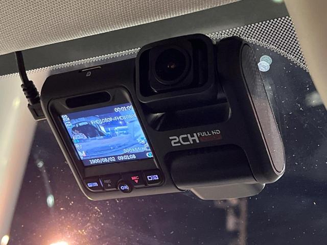 レガシィツーリングワゴン ２．０ＧＴ　ＤＩＴアイサイト　禁煙車　ＳＴＩエアロ　純正ナビ　ドラレコ　バックカメラ　ＥＴＣ　アクセスキー＆プッシュスタート　ＬＥＤライナー　パワーシート　純正革巻きステアリング　純正１８インチアルミホイール　ＨＩＤヘッドライト（5枚目）