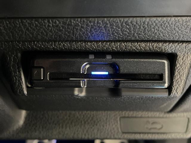 WRX S4 STIスポーツシャープ 500台限定 STIカーボンリアスポイラー STIパフォーマンスPKG STIマフラー 禁煙車 純正8型ナビ バックカメラ ETC ドラレコ OP鍛造18インチアルミ LEDヘッド パワーシート(8枚目)