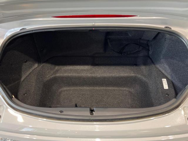 ロードスター Ｓレザーパッケージ　Ｖセレクション　６ＭＴ　禁煙車　スポーツタンナッパ革シート　マツダコネクト８．８インチ　バックカメラ　ＥＴＣ　スマートキー　ＬＥＤヘッド　レーダークルーズコントロール　シートヒーター　オートエアコン（10枚目）