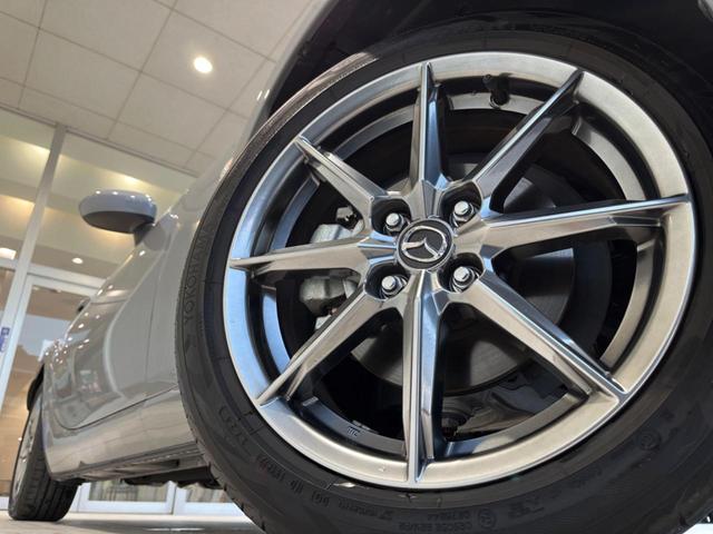 ロードスター Ｓレザーパッケージ　Ｖセレクション　６ＭＴ　禁煙車　スポーツタンナッパ革シート　マツダコネクト８．８インチ　バックカメラ　ＥＴＣ　スマートキー　ＬＥＤヘッド　レーダークルーズコントロール　シートヒーター　オートエアコン（11枚目）