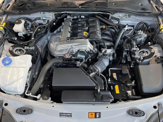 ロードスター Ｓレザーパッケージ　Ｖセレクション　６ＭＴ　禁煙車　スポーツタンナッパ革シート　マツダコネクト８．８インチ　バックカメラ　ＥＴＣ　スマートキー　ＬＥＤヘッド　レーダークルーズコントロール　シートヒーター　オートエアコン（17枚目）