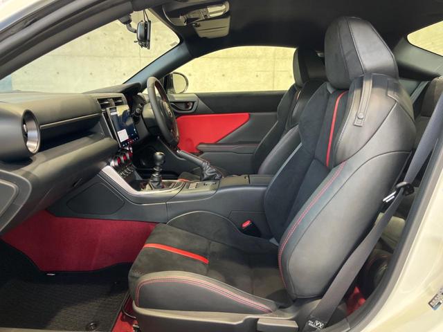 GR86 RZ B型 6MT 禁煙車 フローティングディスプレイオーディオ デジタルインナーミラー 純正18インチアルミ LEDヘッド スマートキー シートヒーター クルーズコントロール オートライト(39枚目)