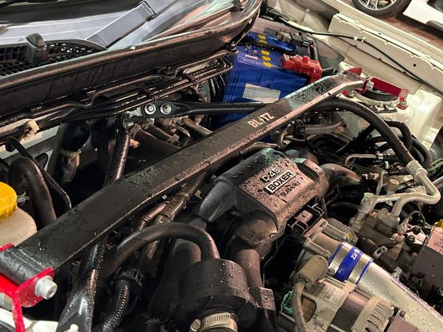 BRZ プレミアムスポーツパッケージ B型 専用茶革 LEDライナー フジツボマフラー BLITZタワーバー 禁煙車 SDナビ バックカメラ 専用純正17インチアルミ シートヒーター HIDヘッド パドルシフト スマートキー(4枚目)