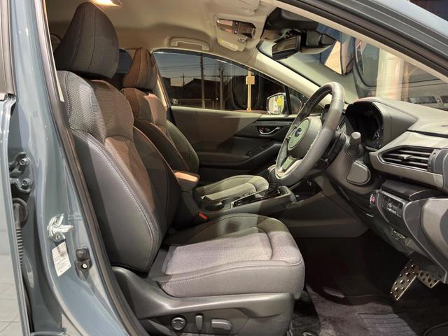 クロストレック リミテッド 全周囲カメラ 禁煙車 衝突被害軽減システム コーナーセンサー LEDヘッド オートハイビーム 車線逸脱警報 オートライト デュアルエアコン Bluetooth パドルシフト シートヒーター(9枚目)