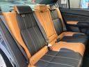 足元にお荷物を置いてもゆとりのある空間で、ロングドライブでも快適にお過ごしいただけます。