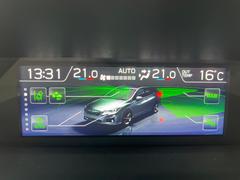 【マルチファンクションディスプレイ】燃費情報や走行状態、各種車両設定状態の確認を液晶画面に表示、確認できます♪インパネ上部にレイアウトされ、視認性にも優れたモニターです。 5